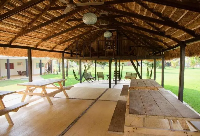 Hotelli Puerto Lobos Dive Camp