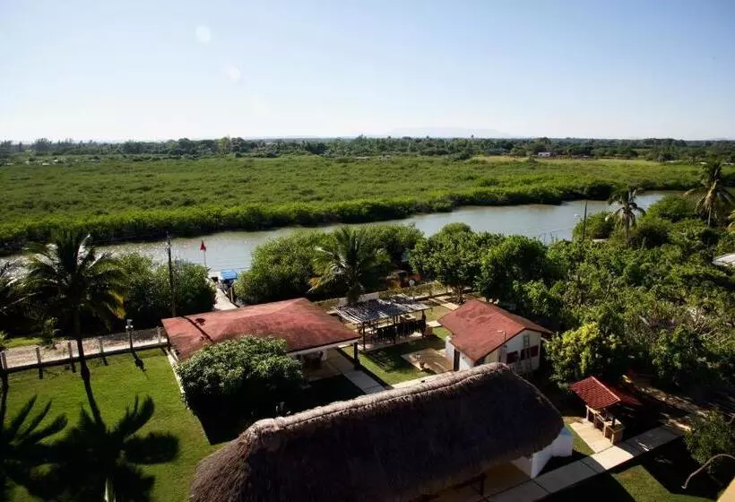 Hotelli Puerto Lobos Dive Camp