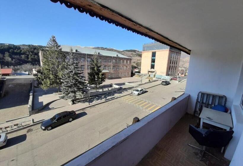 بنسيون Anna B&b