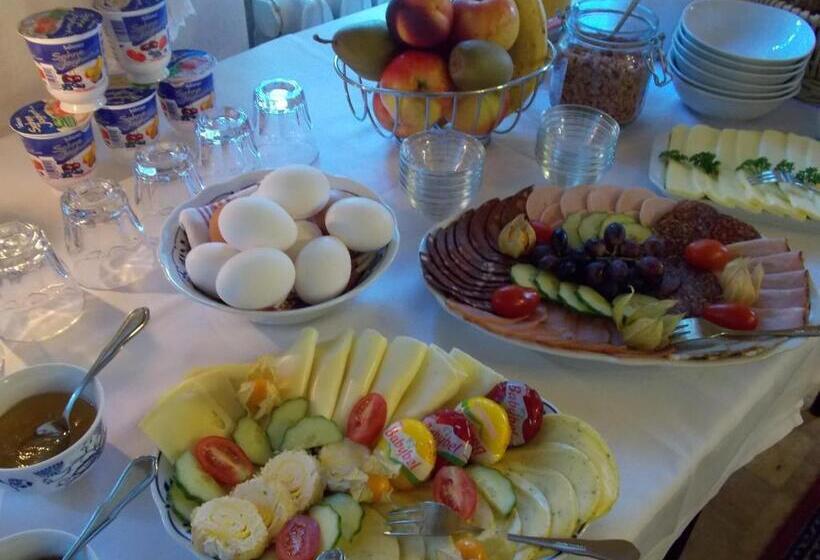 ペンション Kurheim Haus Linde