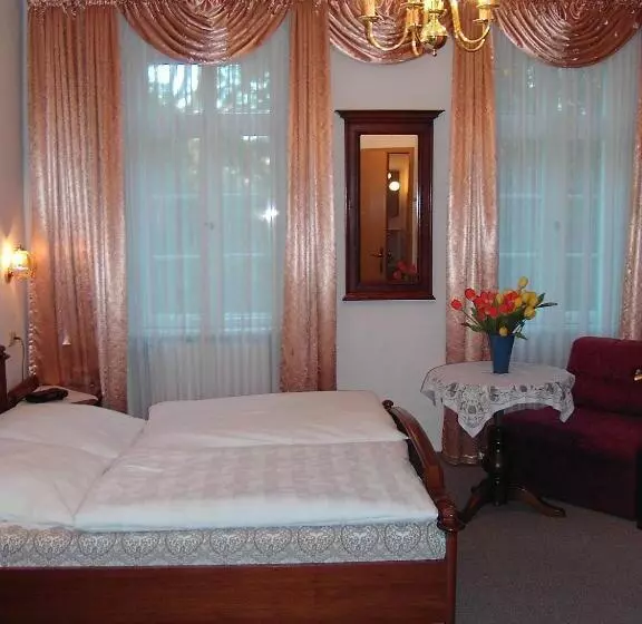 Majatalo Kurheim Haus Linde