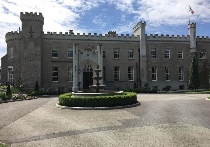 Bellinghan Castle Hotel