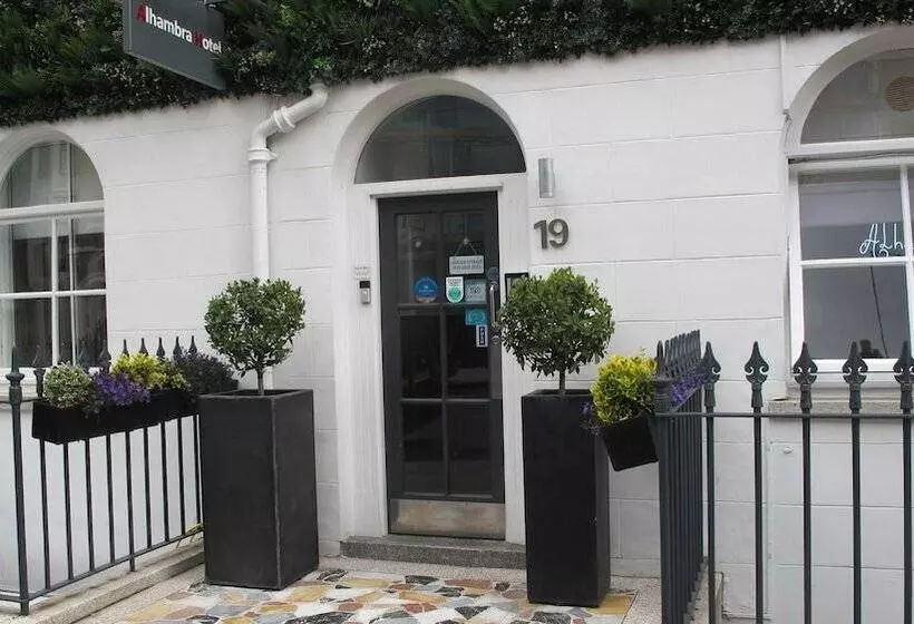 בית מלון כפרי Alhambra