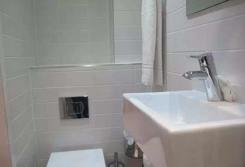 בית מלון כפרי Alhambra