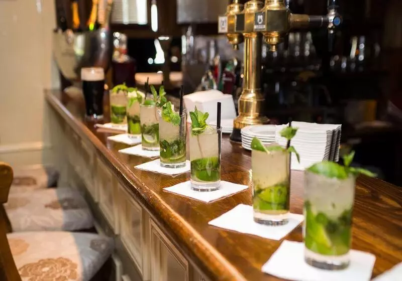 Отель Brooklodge & Macreddin Village