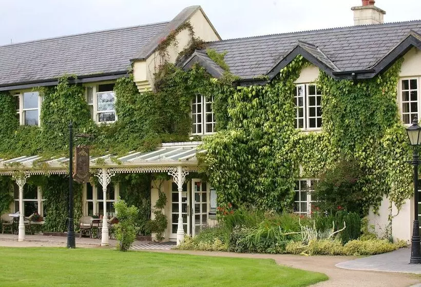 Отель Brooklodge & Macreddin Village