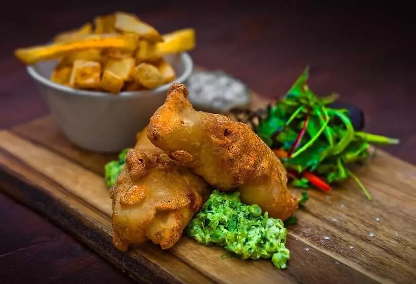 Отель Brooklodge & Macreddin Village