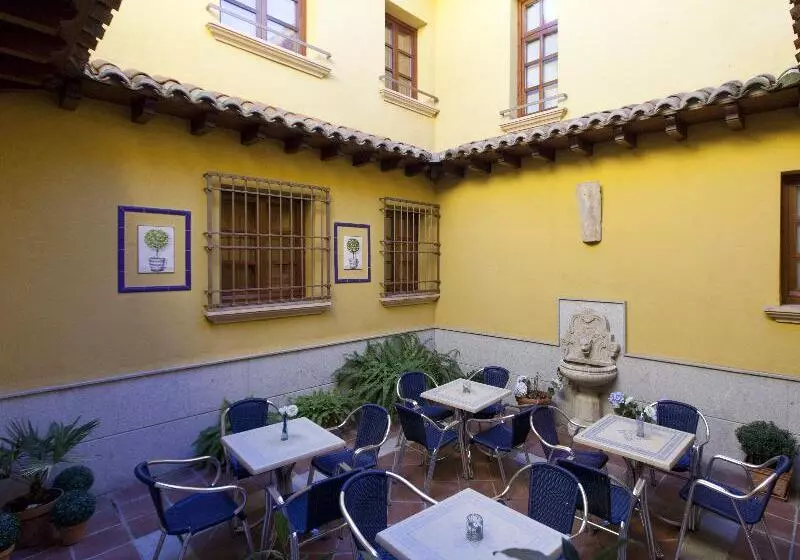 هتل Casona De La Reyna