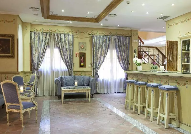 هتل Casona De La Reyna