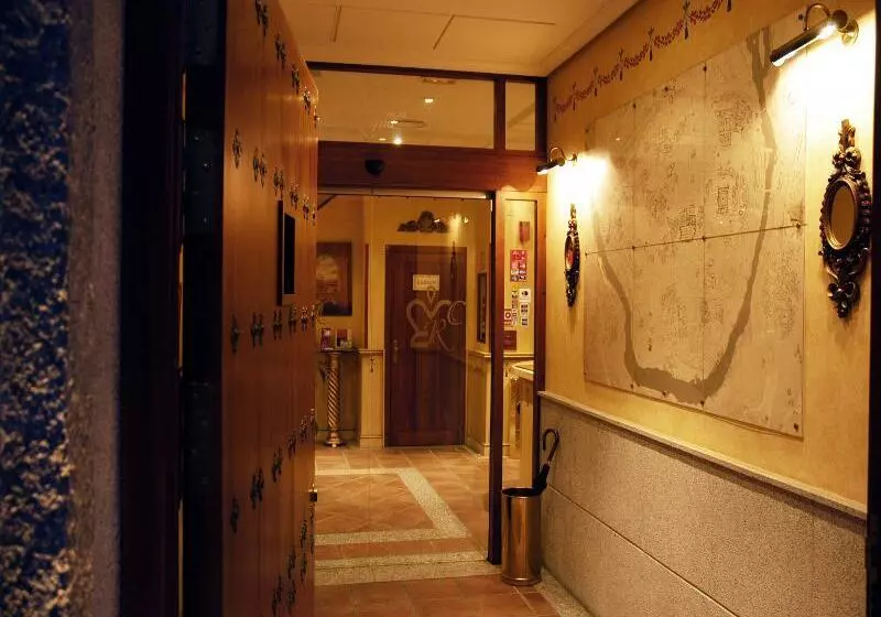 هتل Casona De La Reyna