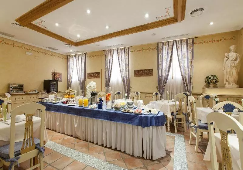 هتل Casona De La Reyna