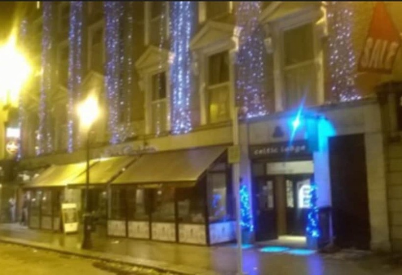 בית מלון כפרי Celtic Lodge Guesthouse   Restaurant & Bar