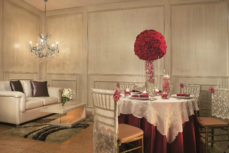 Отель Dreams Sapphire Resort & Spa