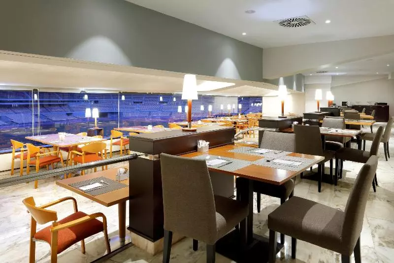 هتل Exe Isla Cartuja