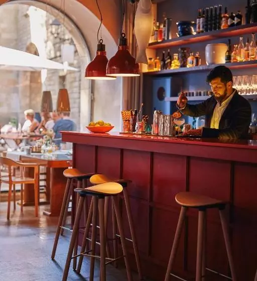 Отель Neri – Relais & Chateaux