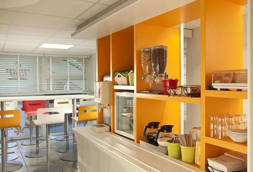 Отель Premiere Classe Caen Est Mondeville