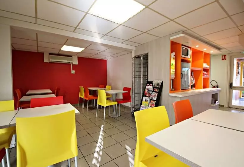 Отель Premiere Classe Reims Sud  Bezannes