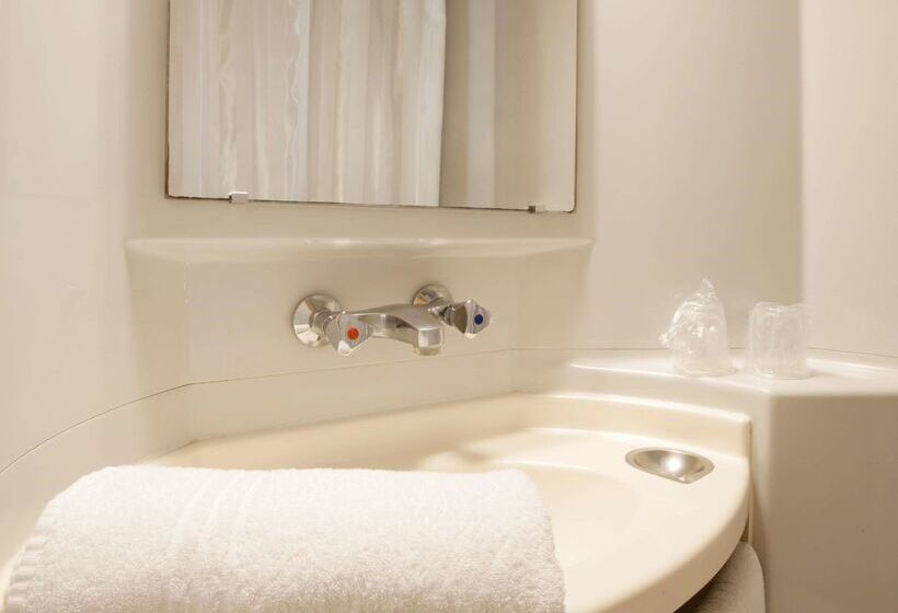 هتل Premiere Classe Saint Nazaire  Trignac