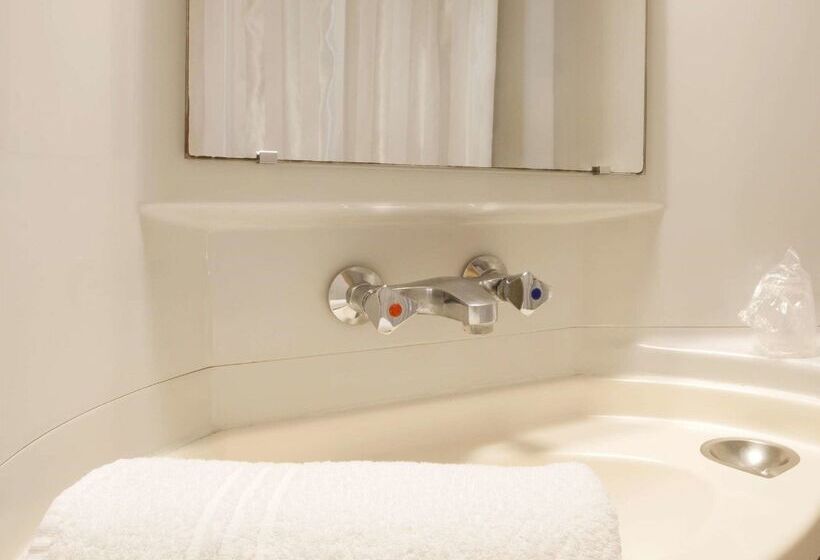 هتل Premiere Classe Saint Nazaire  Trignac