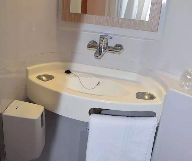 Отель Premiere Classe Creil Villers Saint Paul