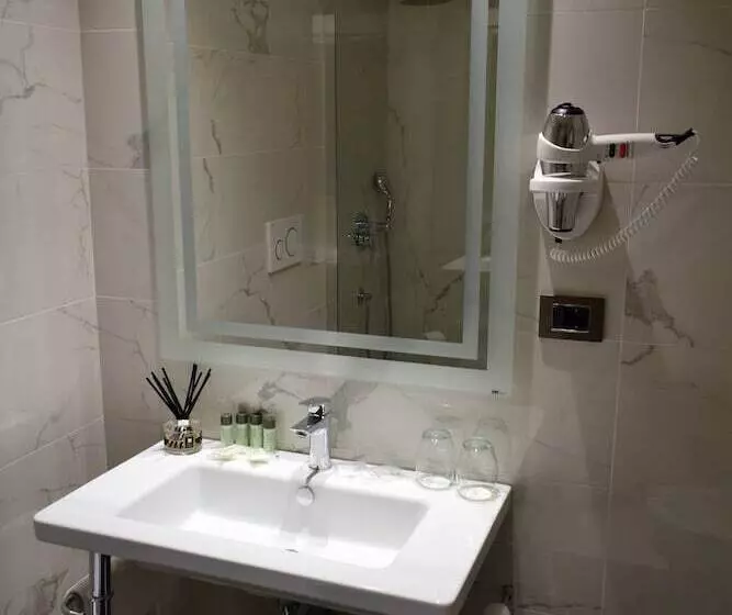 Raeli Hotel Archimede