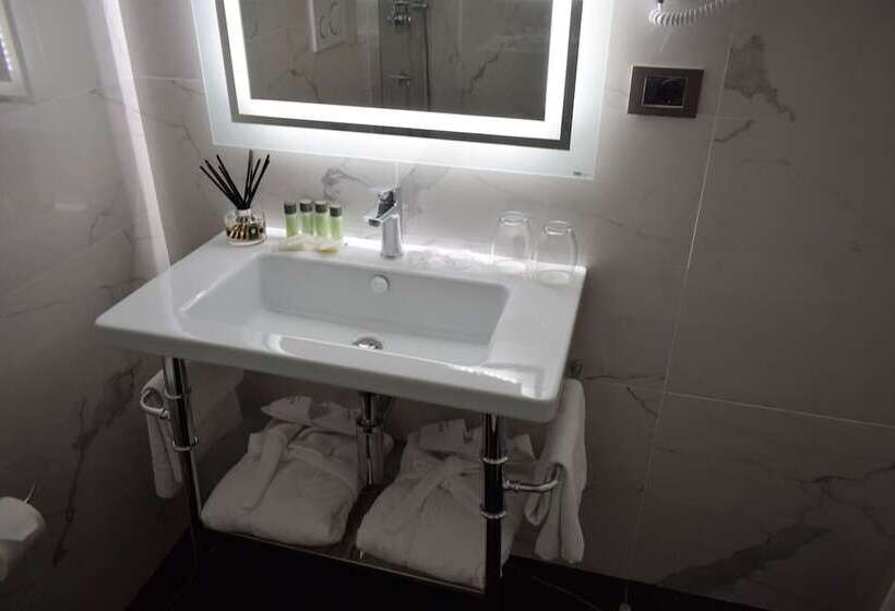 Raeli Hotel Archimede