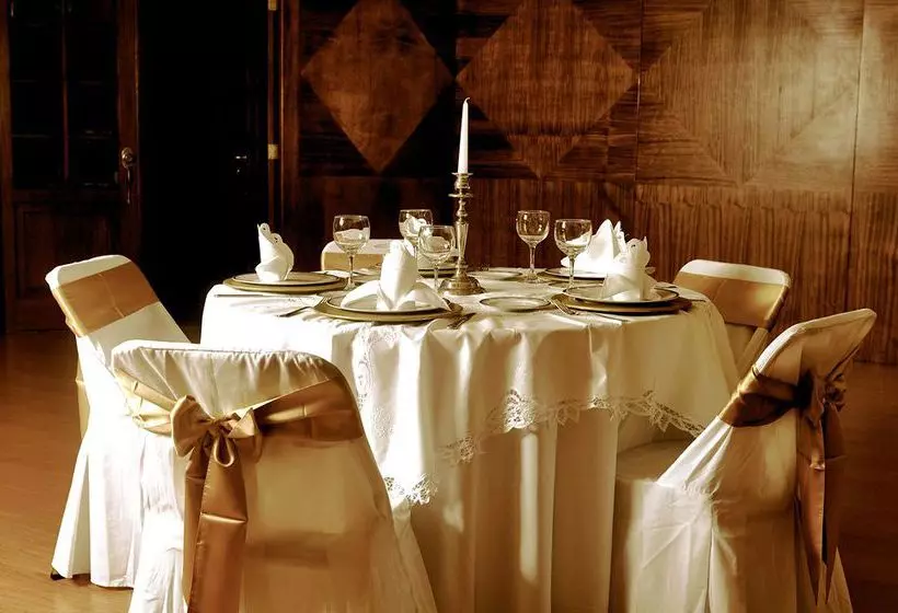 La Colina Suites Hotel