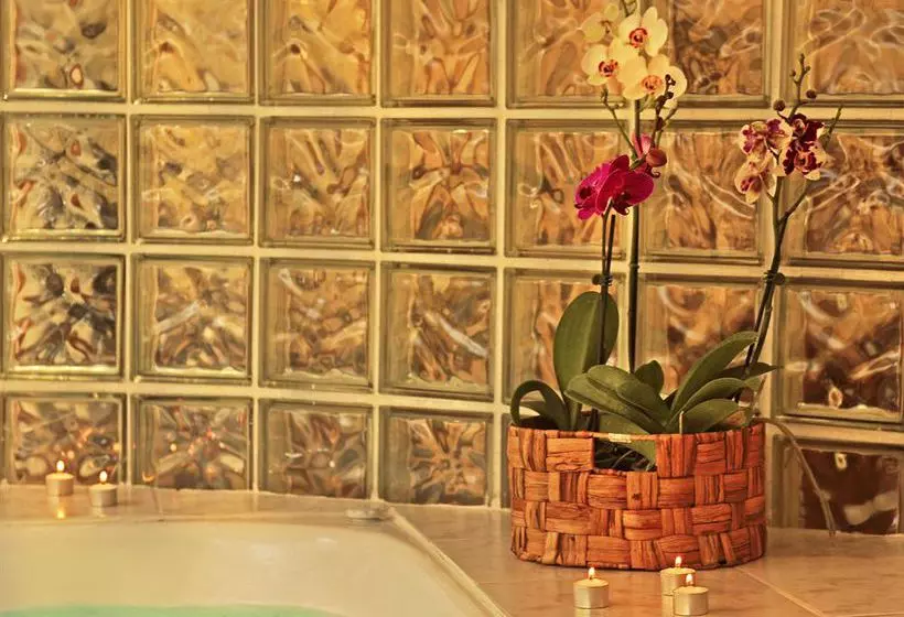 La Colina Suites Hotel