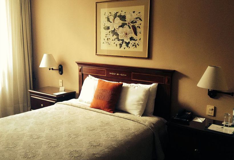 La Colina Suites Hotel