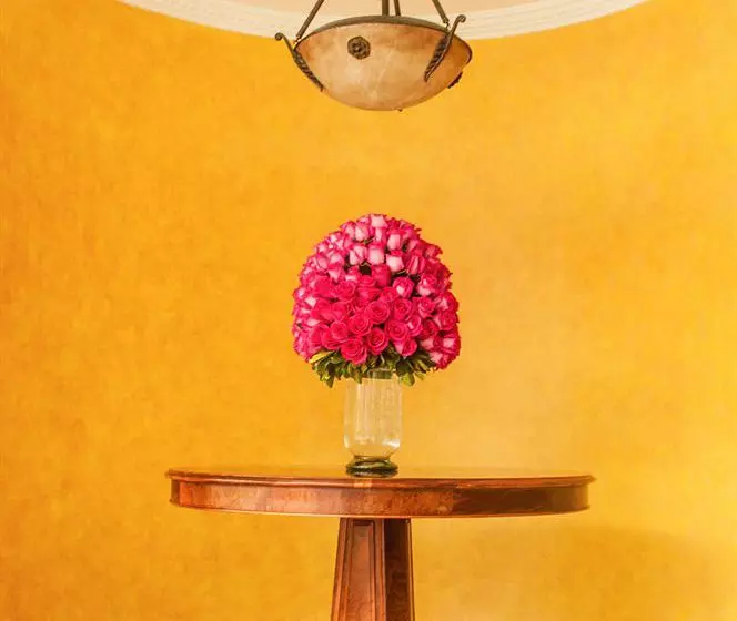 La Colina Suites Hotel