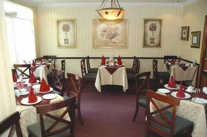 La Colina Suites Hotel