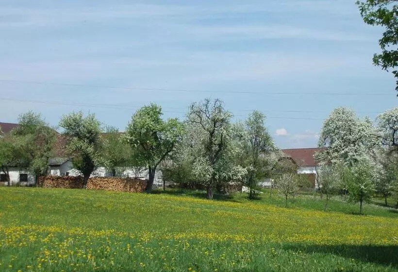 Retkeilymaja Gasthof Zur Linde