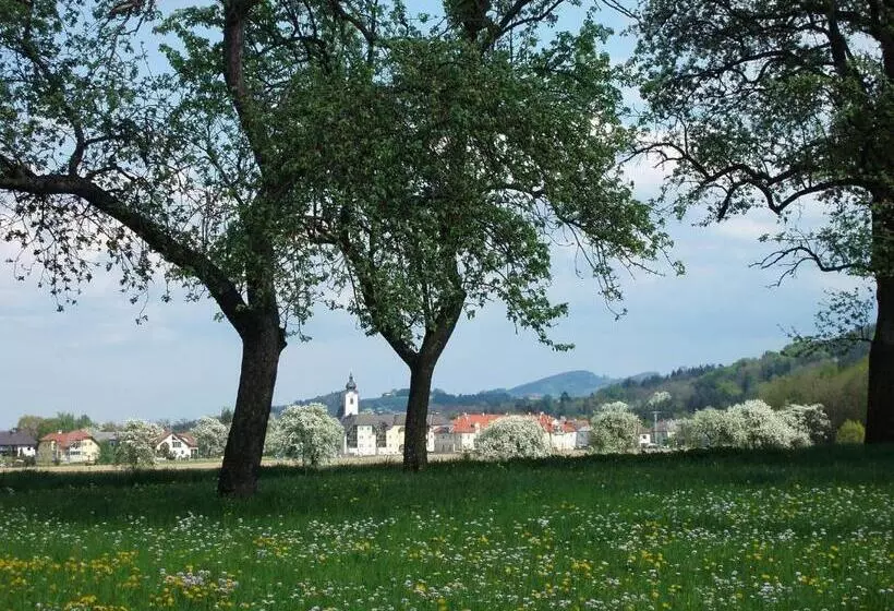 Retkeilymaja Gasthof Zur Linde
