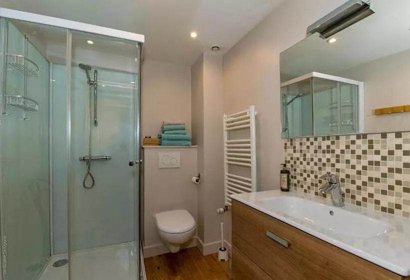 تختخواب و صبحانه Chambre D'hôtes Les Clés Des Places