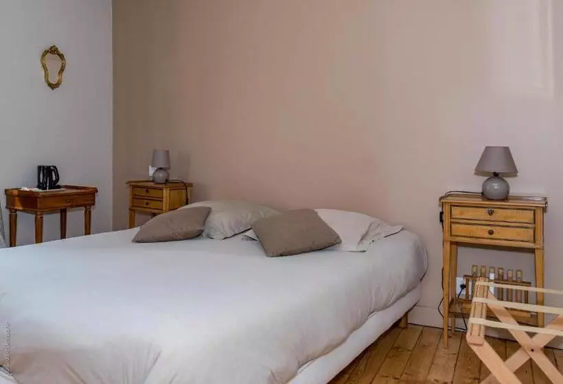 تختخواب و صبحانه Chambre D'hôtes Les Clés Des Places