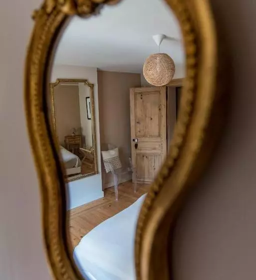 تختخواب و صبحانه Chambre D'hôtes Les Clés Des Places