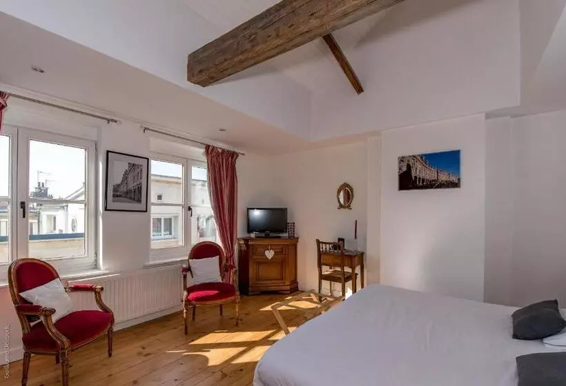 تختخواب و صبحانه Chambre D'hôtes Les Clés Des Places