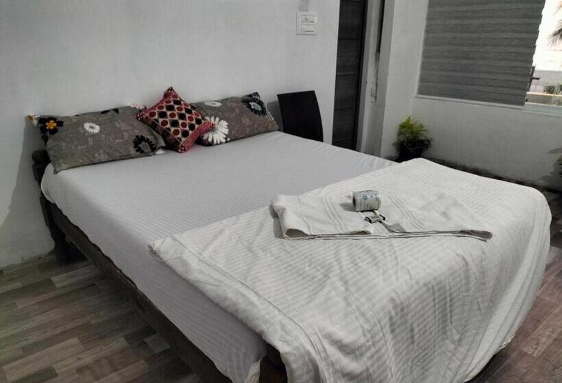 مبيت وإفطار Funky Art Beach House