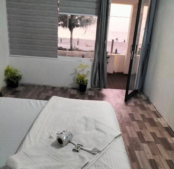 مبيت وإفطار Funky Art Beach House