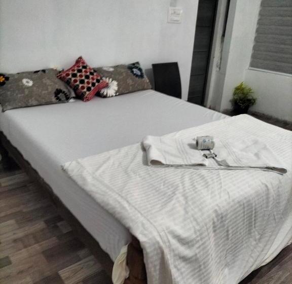 مبيت وإفطار Funky Art Beach House