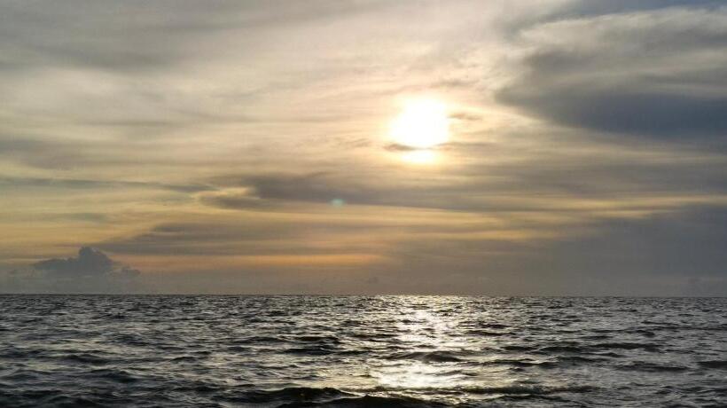 مبيت وإفطار Funky Art Beach House