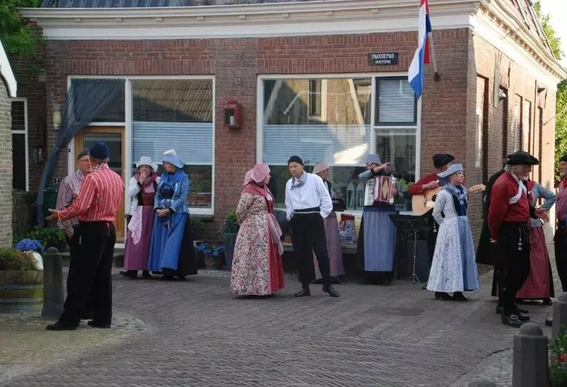 تختخواب و صبحانه Uit Alle Windstreken