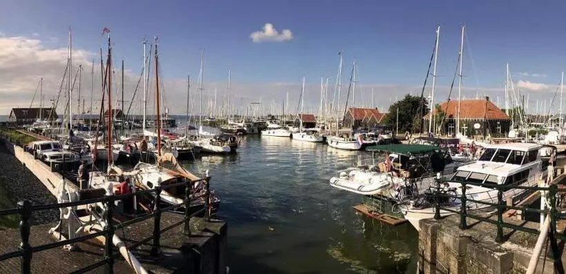 تختخواب و صبحانه Uit Alle Windstreken