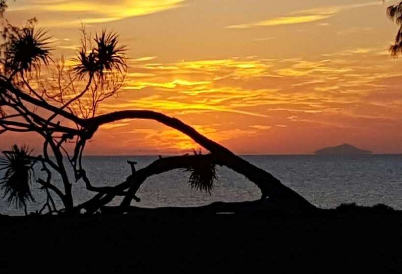 Forrest Beach /motel