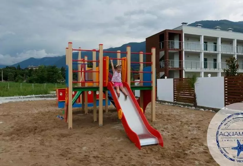 هتل Aquamarine Family Club
