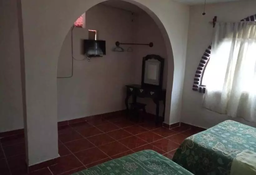 ホテル Cuaupatanini