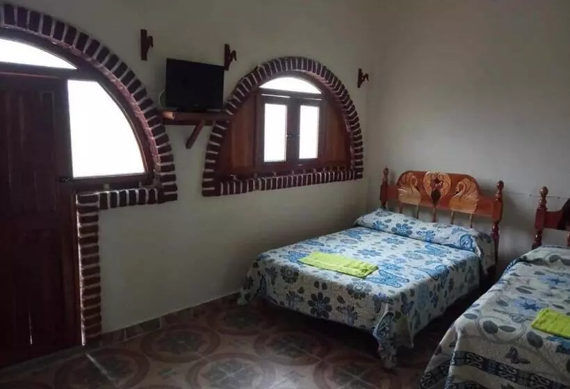 ホテル Cuaupatanini