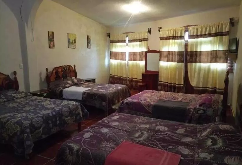 ホテル Cuaupatanini