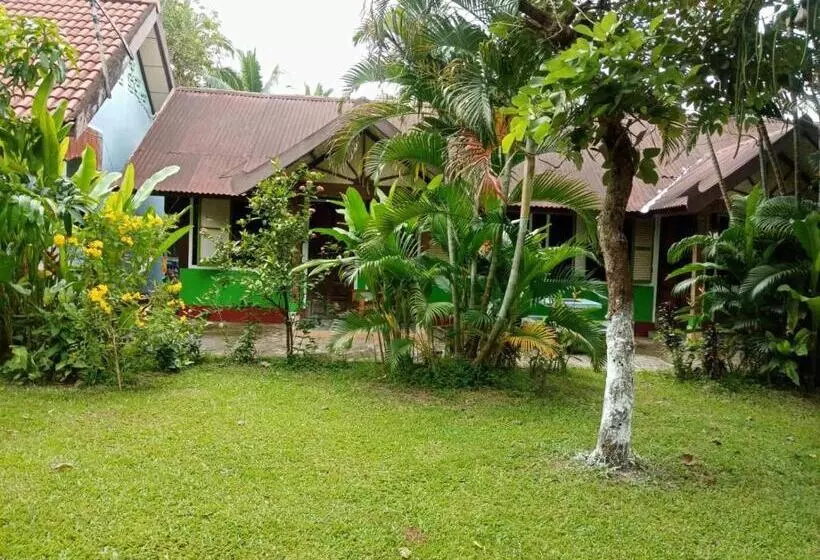 پانسیون Anouxa Riverview Guesthouse