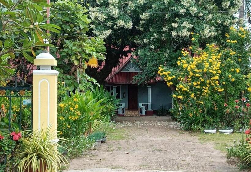 Pension (Hôtel basse catégorie) Anouxa Riverview Guesthouse